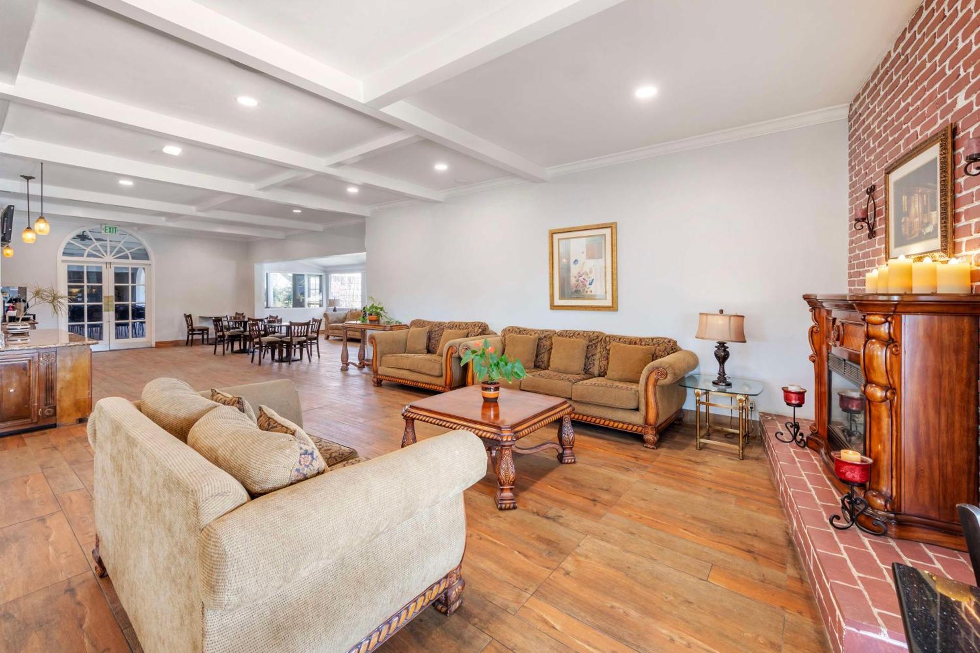 בייקרספילד Best Western Plus Hill House מראה חיצוני תמונה