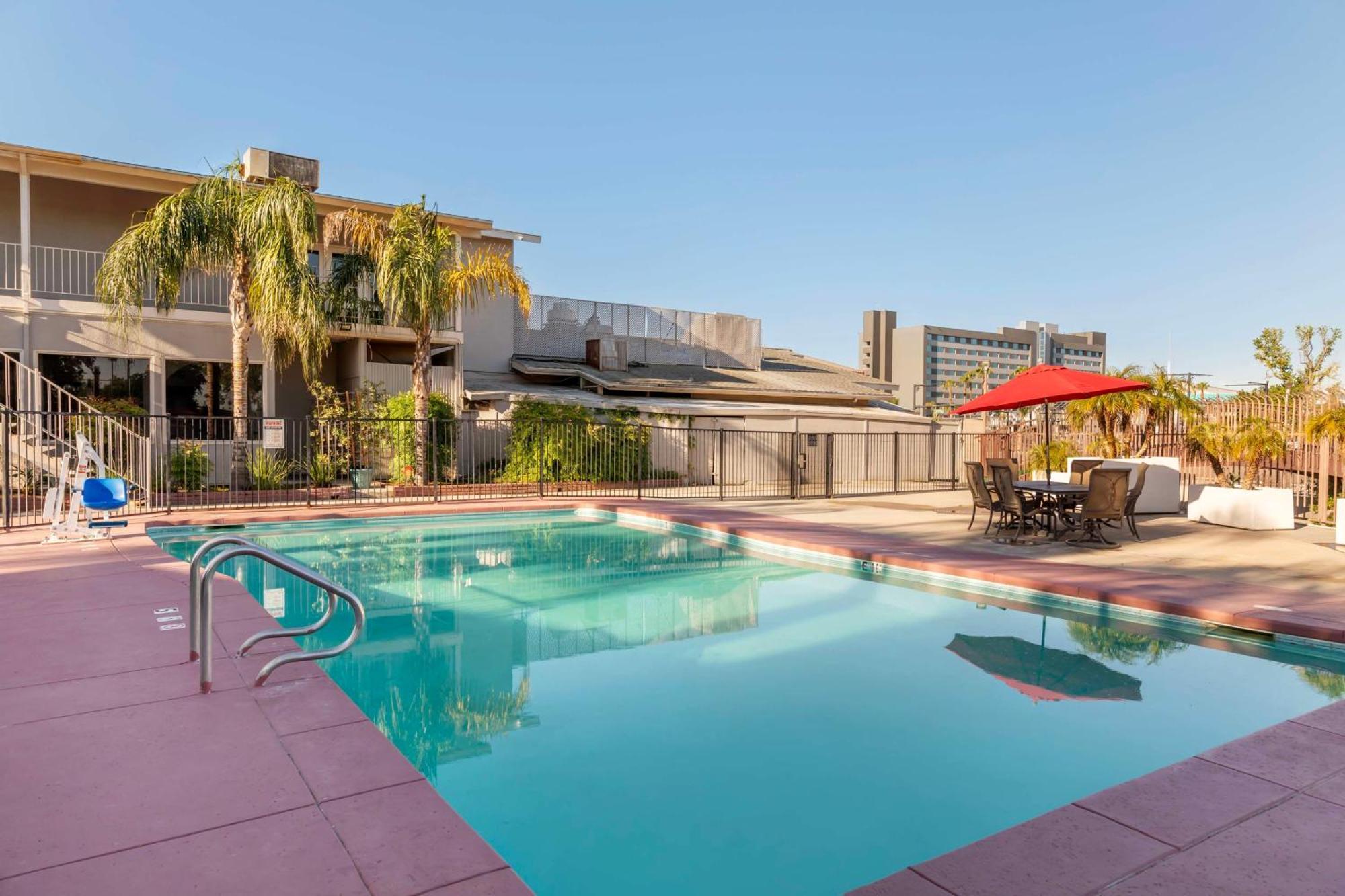 בייקרספילד Best Western Plus Hill House מראה חיצוני תמונה