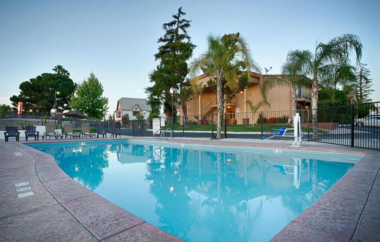 בייקרספילד Best Western Plus Hill House מראה חיצוני תמונה